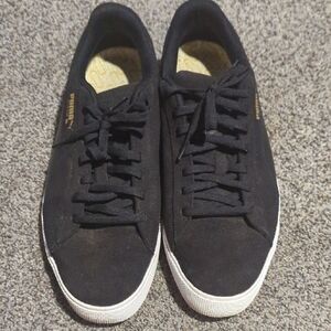 Puma Men's Black Suede Sneakers